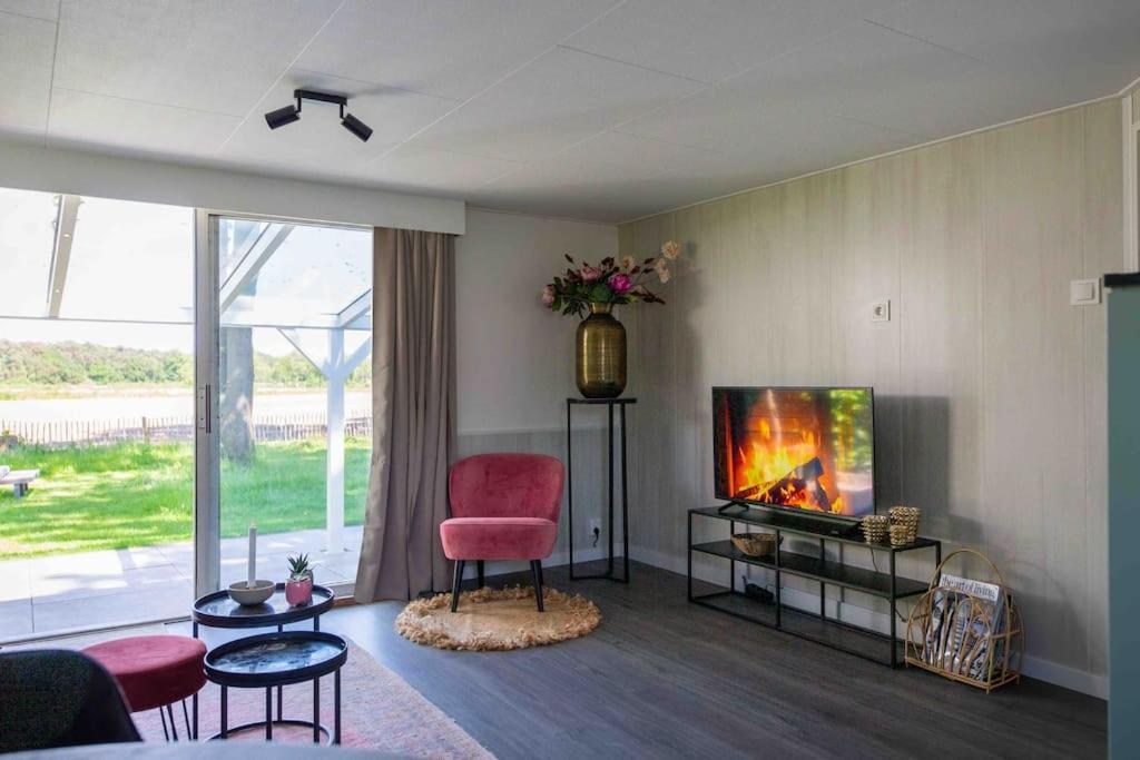 86, Bed & Outdoor Wellness - Sauna, Hottub, Icebath & Outdoor Shower Included! Oisterwijk Exterior photo