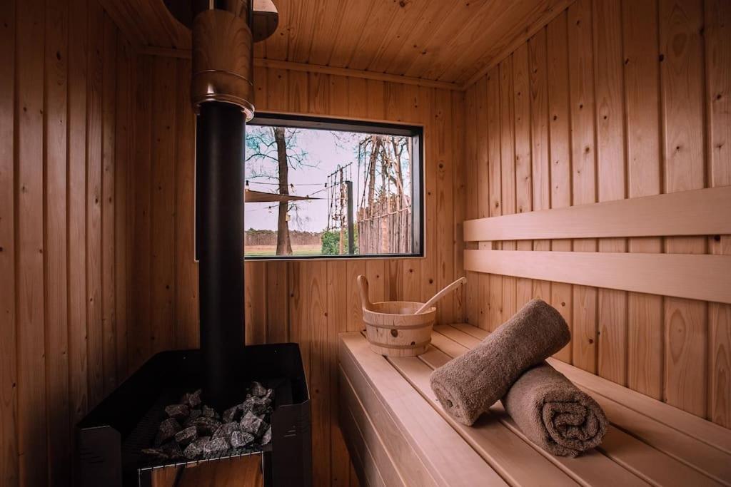 86, Bed & Outdoor Wellness - Sauna, Hottub, Icebath & Outdoor Shower Included! Oisterwijk Exterior photo